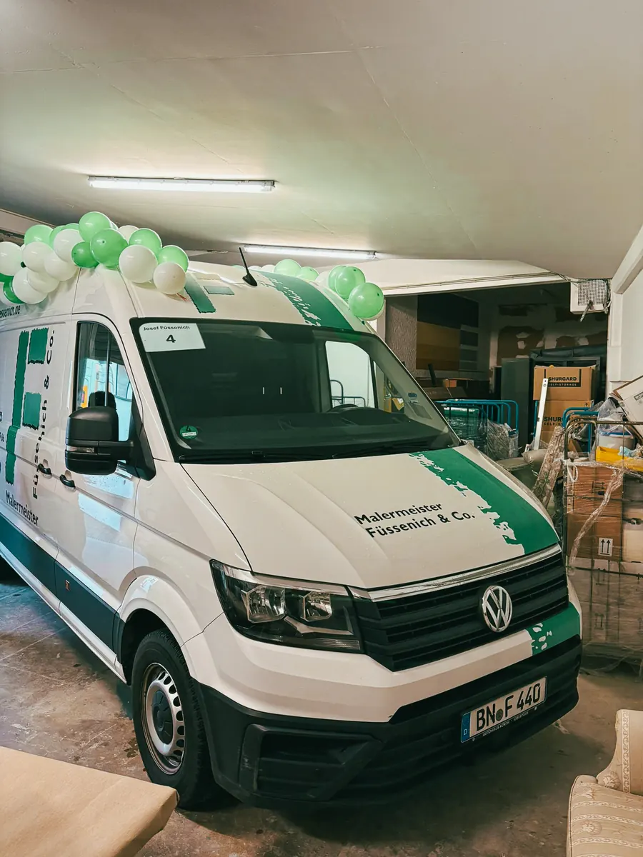 Füssenich Firmenwagen geschmückt